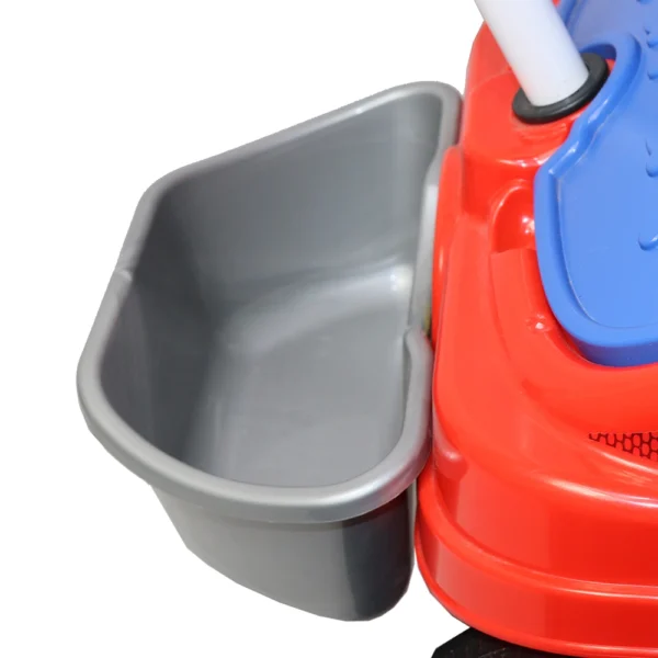 Triciclo Infantil Motoquinha Com Pedal e Empurrador Maral Vermelho e Azul - Image 8